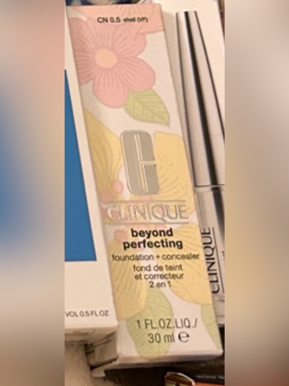 Clinique Beyond Perfecting Foundation + Concealer (beige, silver)